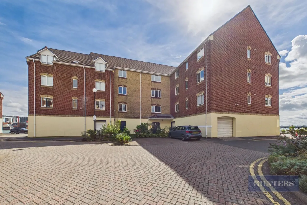 Pacific Close, Ocean Village, SO14, photo 17