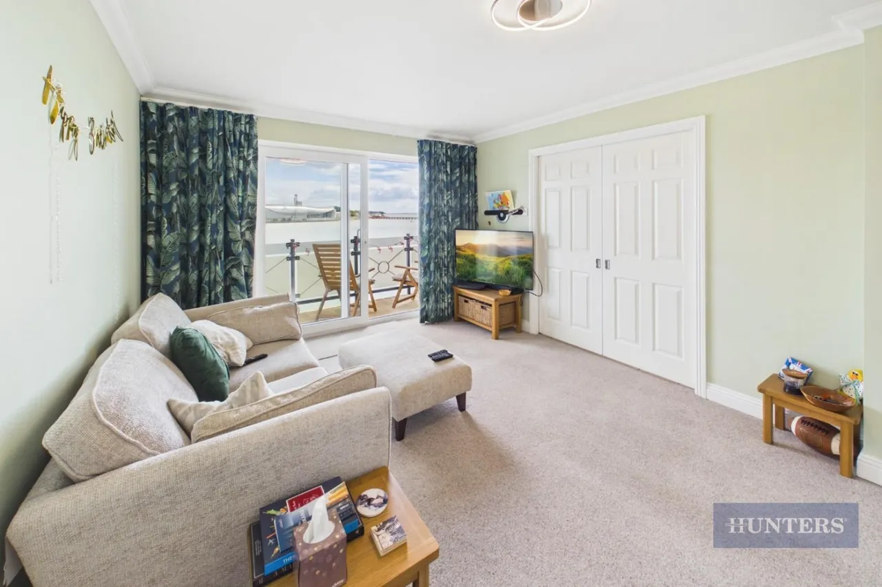 Pacific Close, Ocean Village, SO14, photo 7
