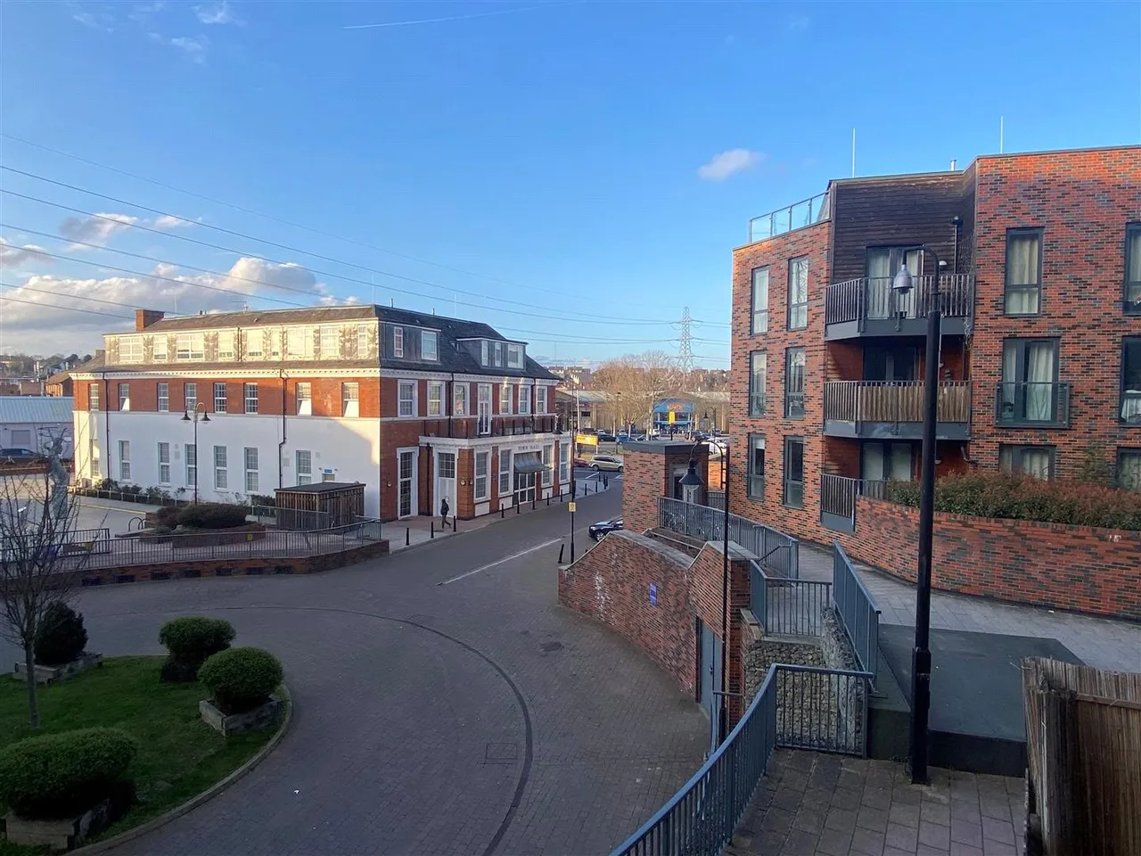 Townhall Square, Crayford, DA1, photo 5