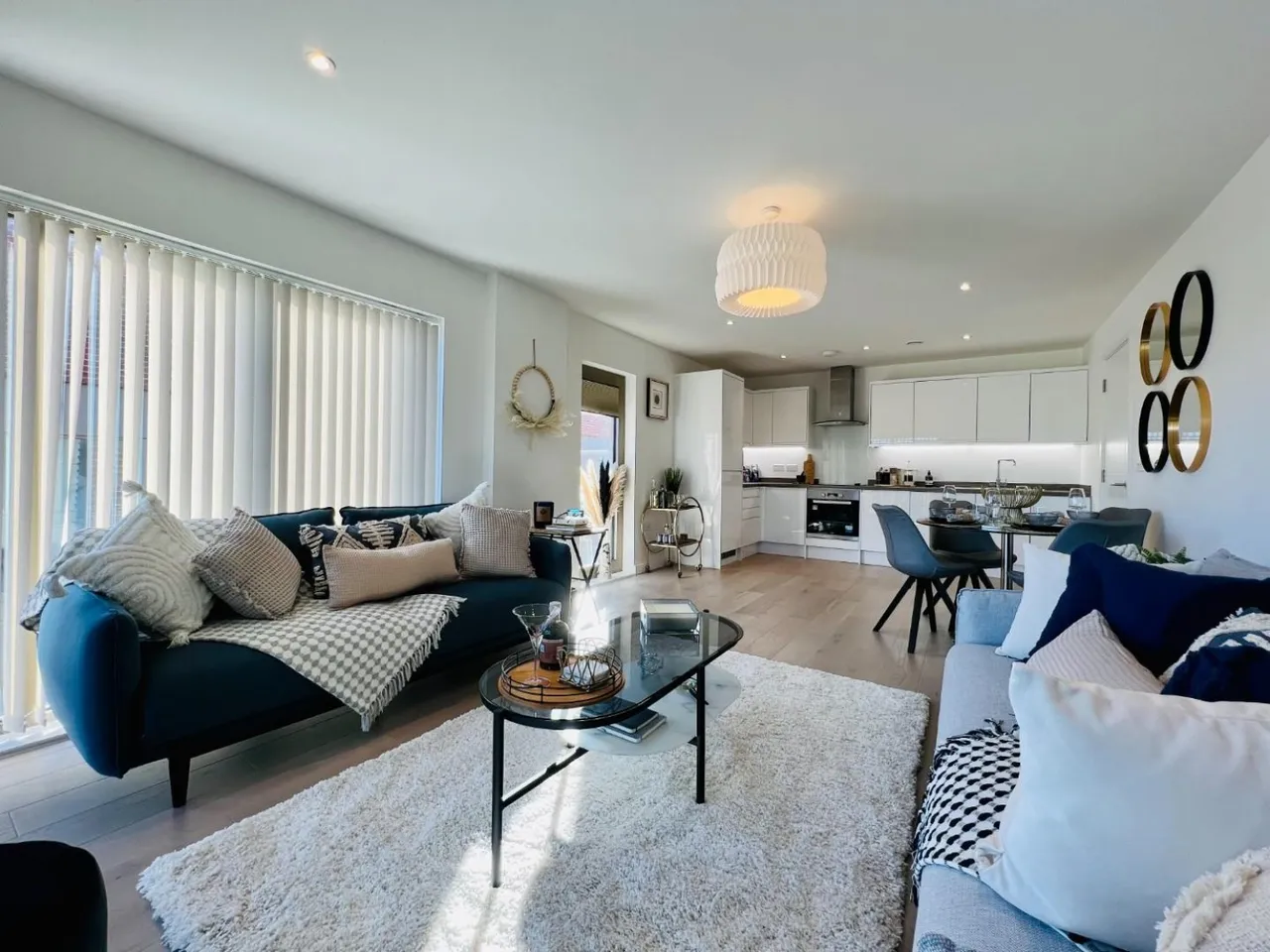 2 bed flat for sale — Riverside Park, Ashford