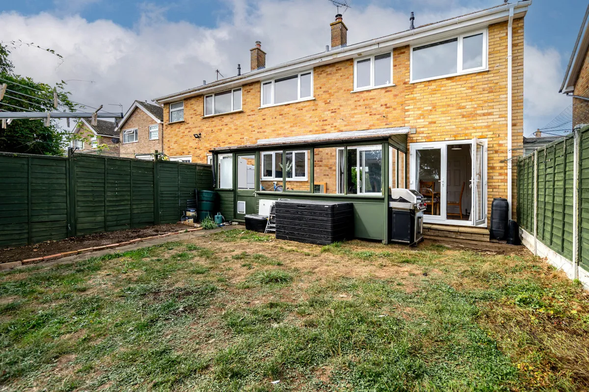 Towcester, NN12, photo 18