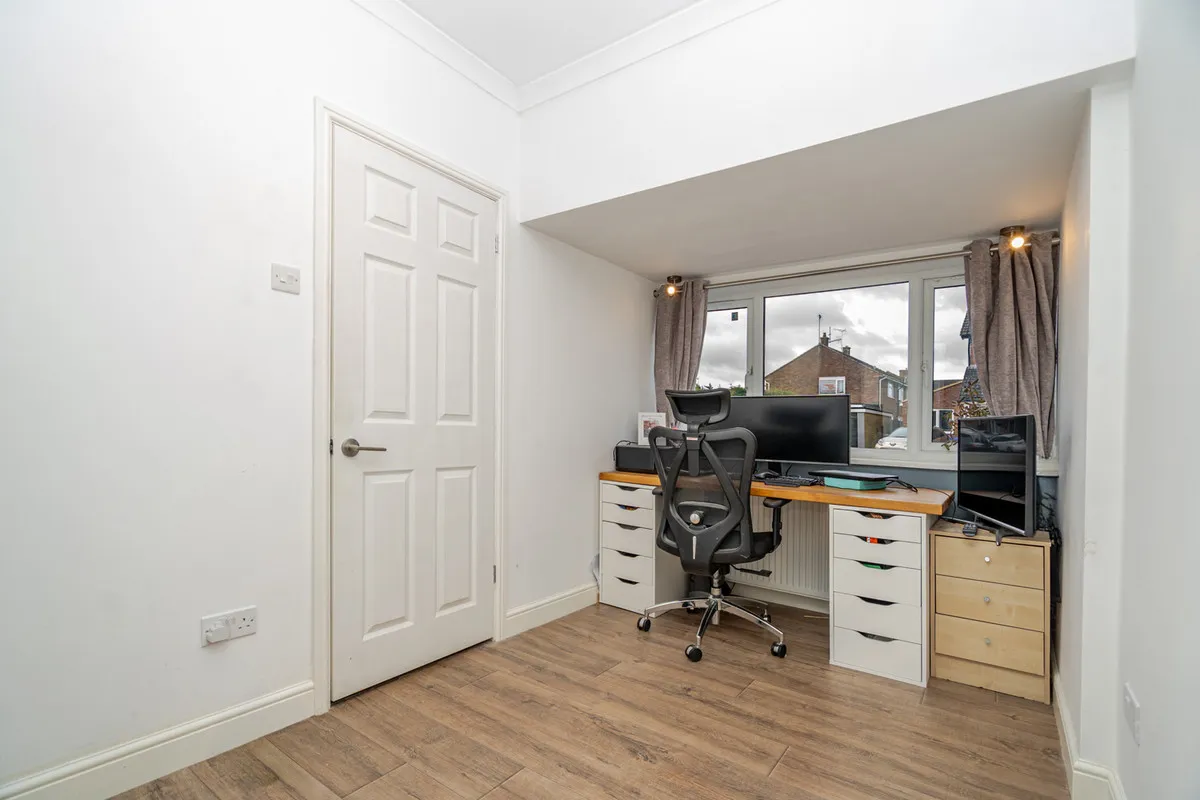 Towcester, NN12, photo 20