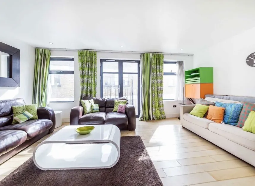 2 bed flat to rent — Hatton Place, Hatton Garden, EC1N