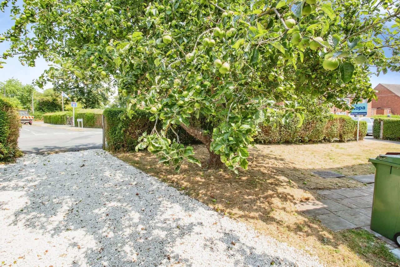 School Road, Telford, TF7, photo 4