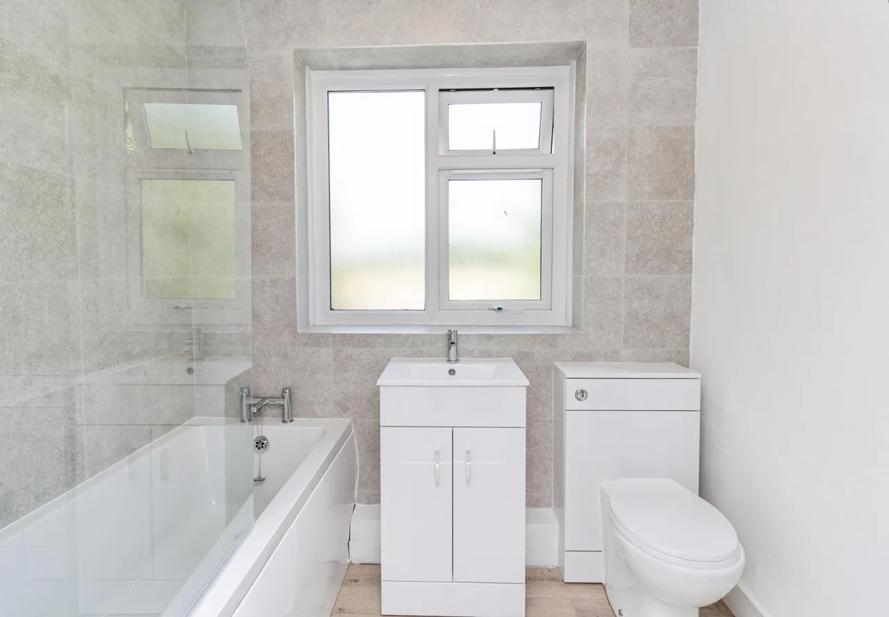 School Road, Telford, TF7, photo 10