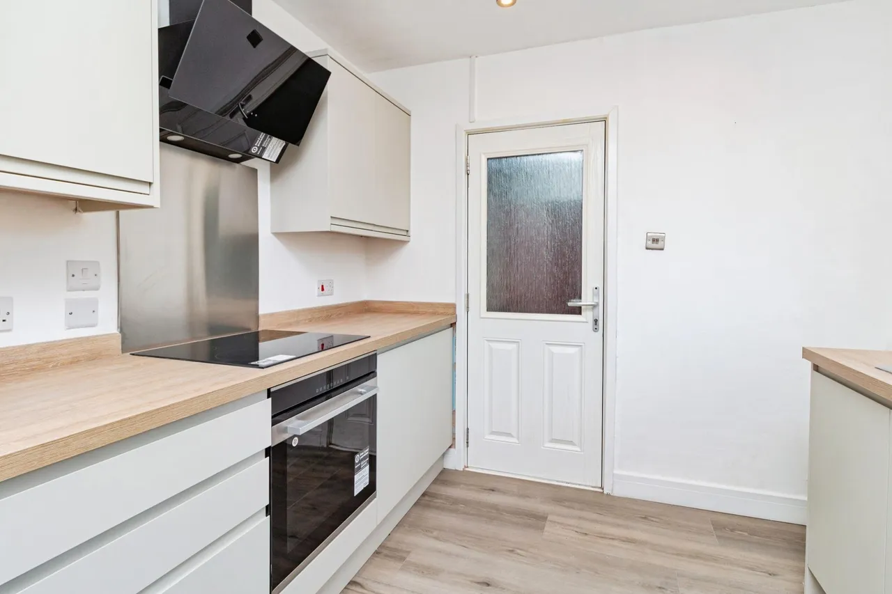 School Road, Telford, TF7, photo 2