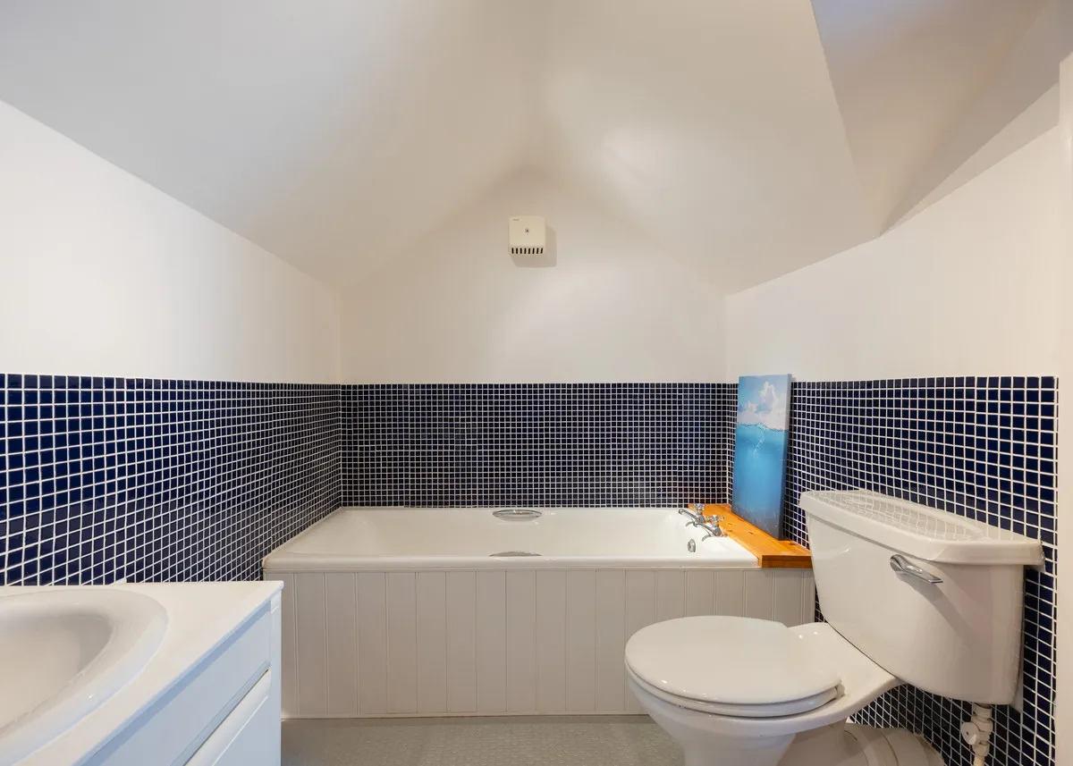 Delightful detached home in a sought after location, Perranwell Station, photo 19