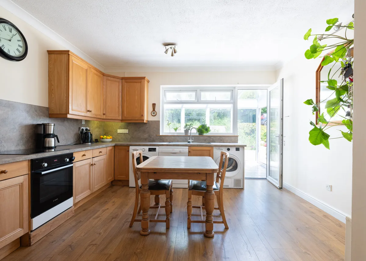 Delightful detached home in a sought after location, Perranwell Station, photo 8