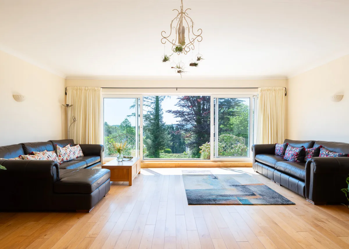 Delightful detached home in a sought after location, Perranwell Station, photo 7