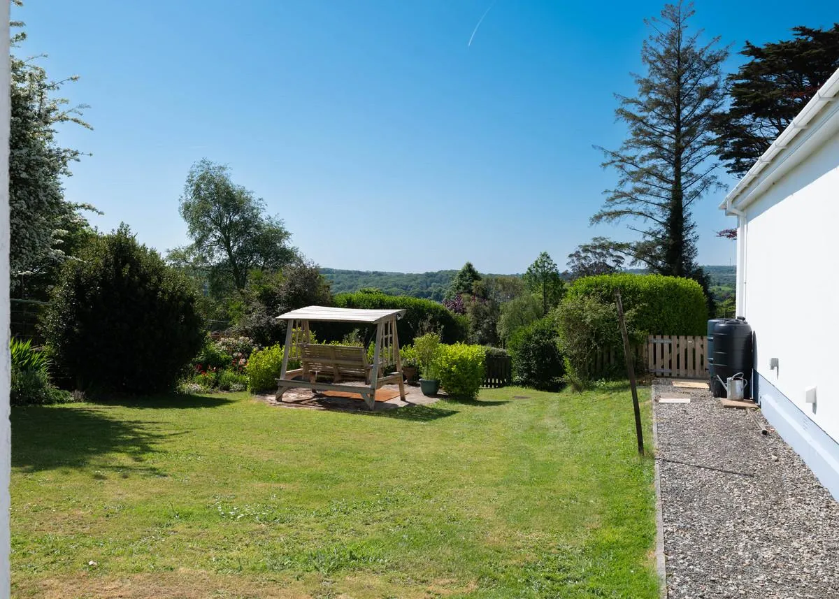Delightful detached home in a sought after location, Perranwell Station, photo 37