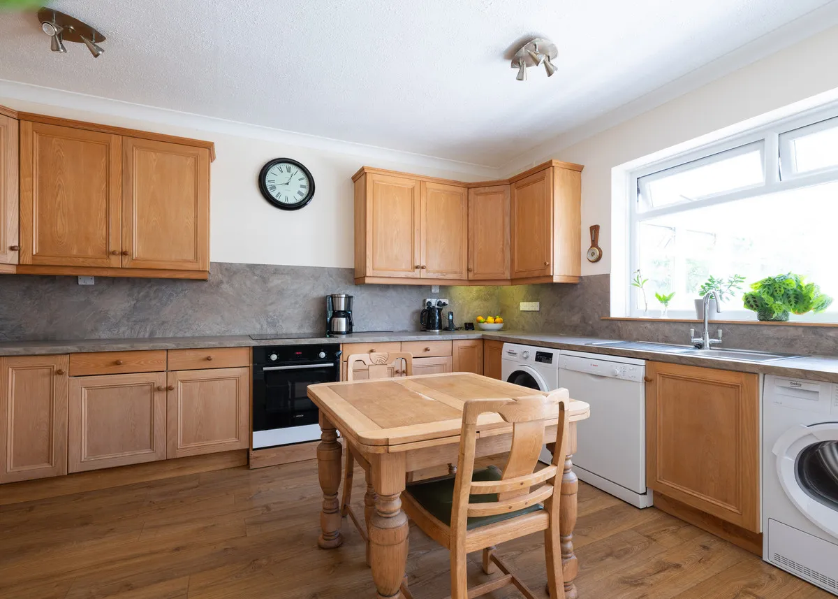 Delightful detached home in a sought after location, Perranwell Station, photo 10