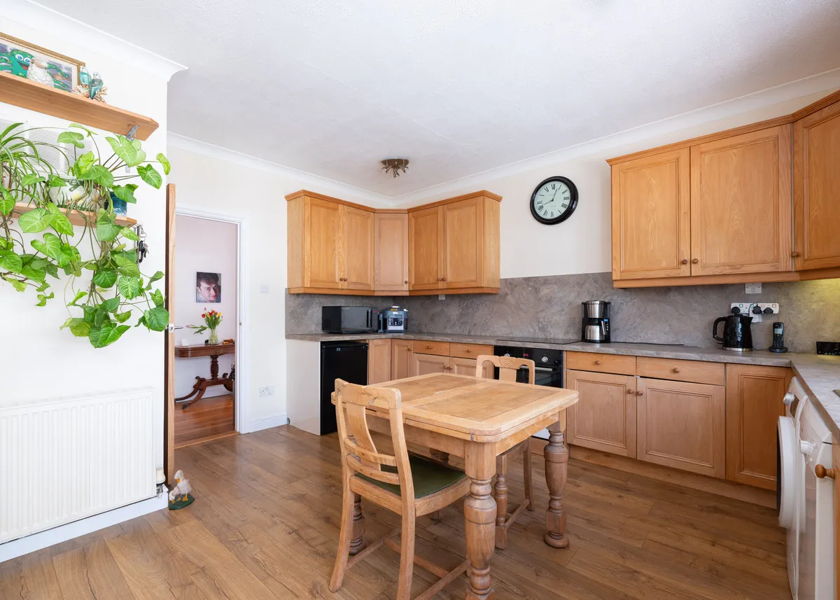 Delightful detached home in a sought after location, Perranwell Station, photo 9