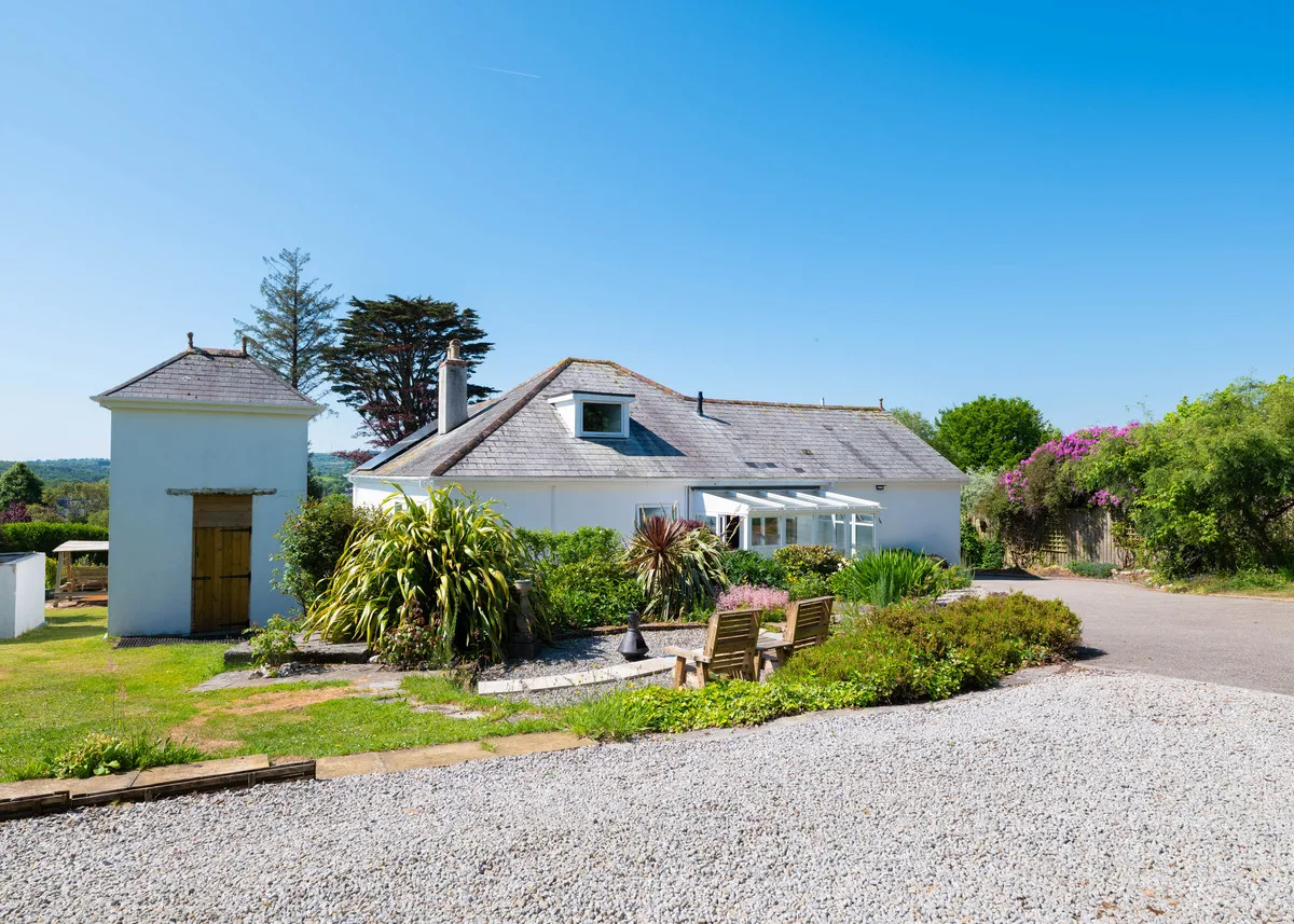 Delightful detached home in a sought after location, Perranwell Station, photo 26