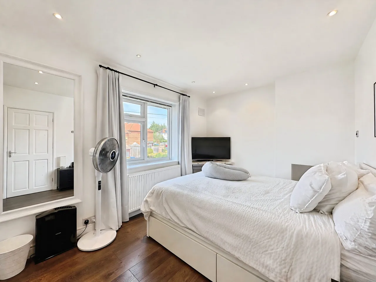 Abbots Road, Edgware, HA8, photo 4