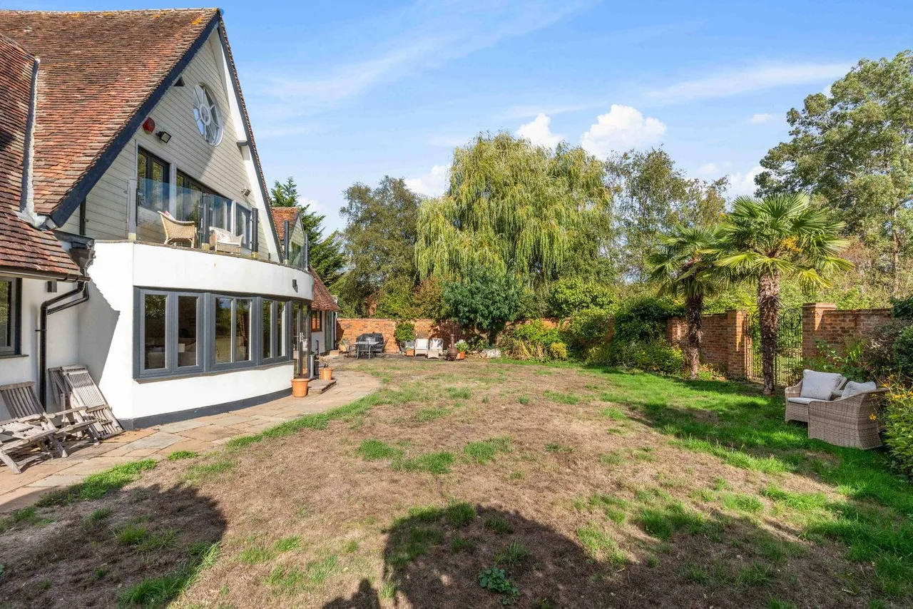 'Keepers Wood' East End Green, Hertford, SG14, photo 37