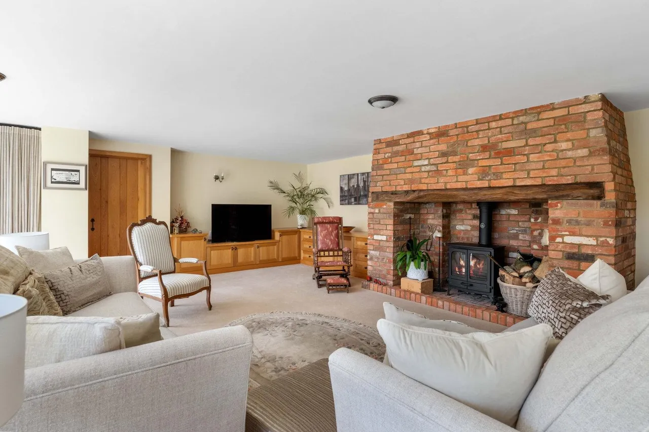 'Keepers Wood' East End Green, Hertford, SG14, photo 2