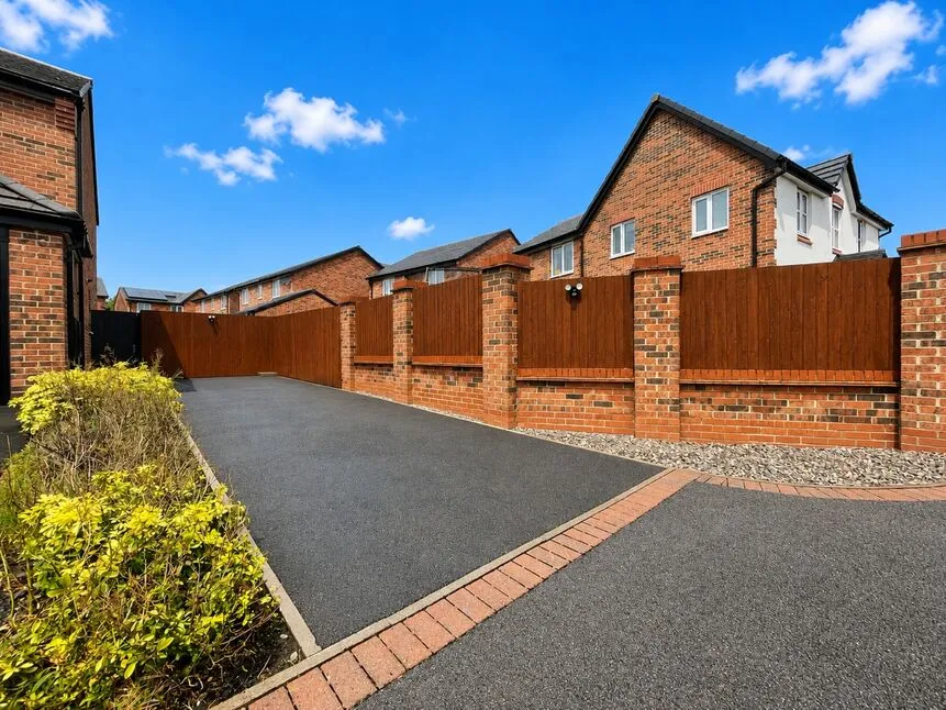 Sandiford Row, Radcliffe, Greater Manchester, M26, photo 4