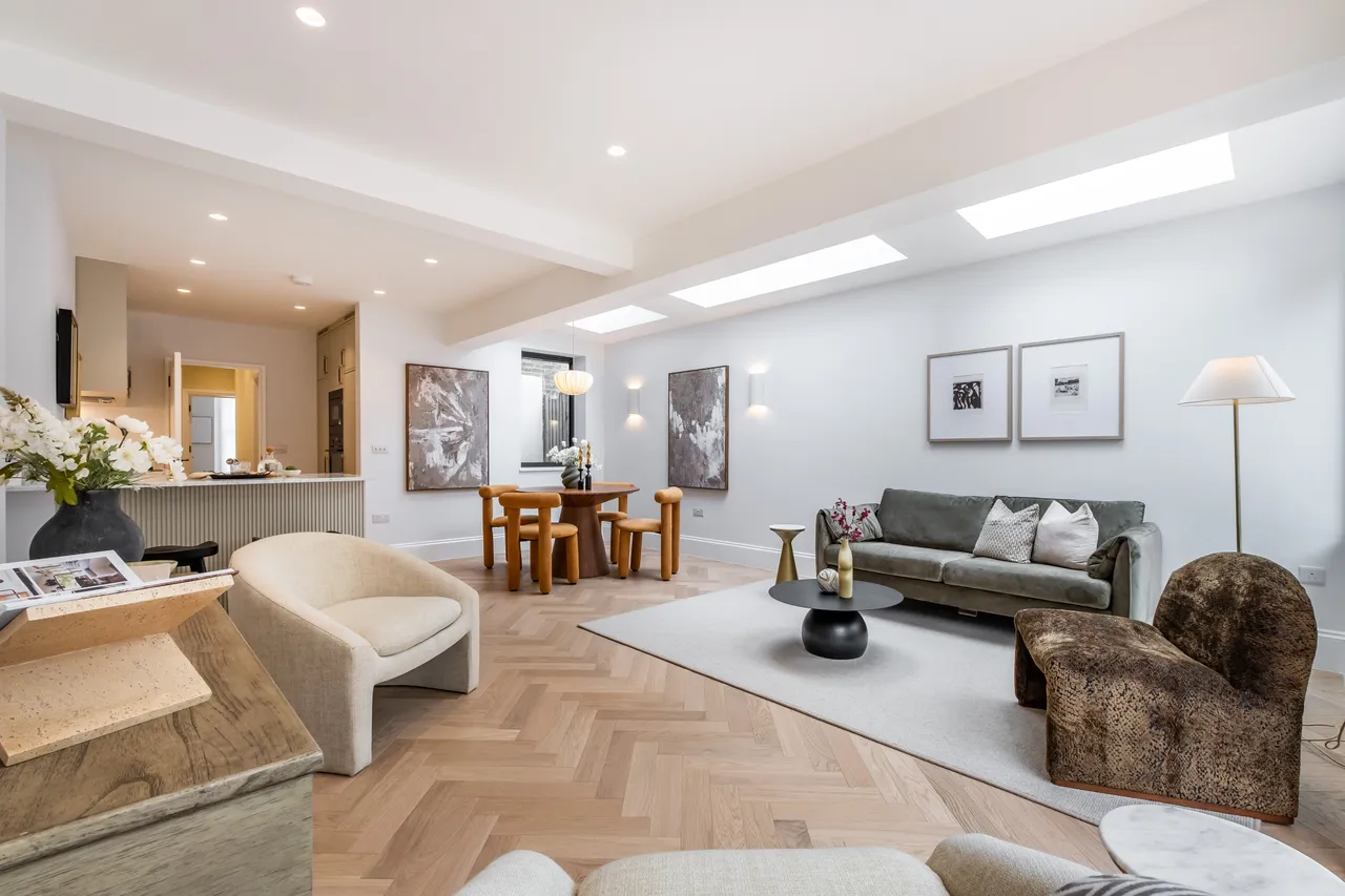 2 bed flat for sale — Bravington Road, London, W9