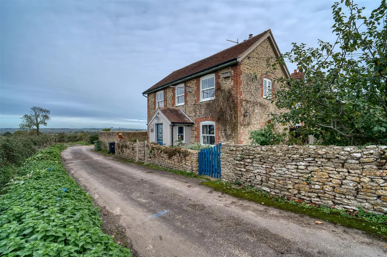 Sally Lovells Lane, Yenston, photo 3