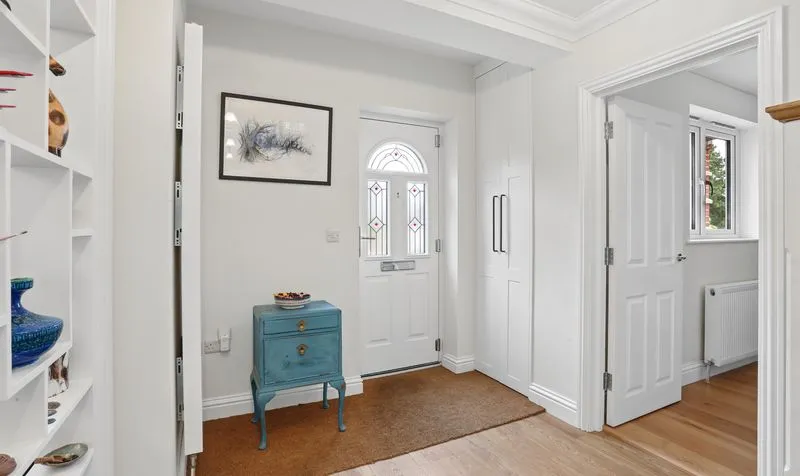 Barons Hurst, Epsom, KT18, photo 7