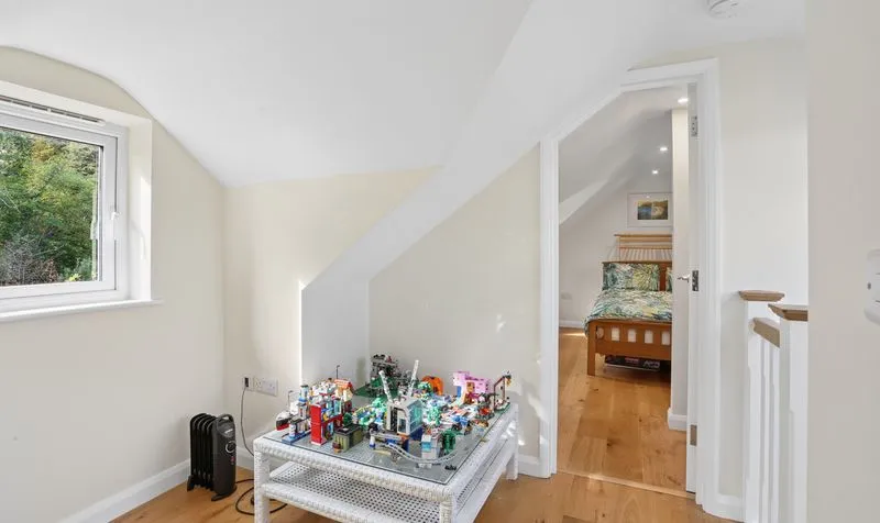 Barons Hurst, Epsom, KT18, photo 30