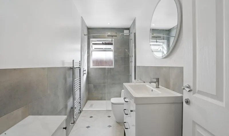 Barons Hurst, Epsom, KT18, photo 22