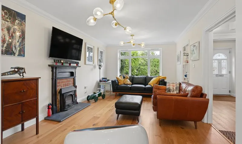 Barons Hurst, Epsom, KT18, photo 9
