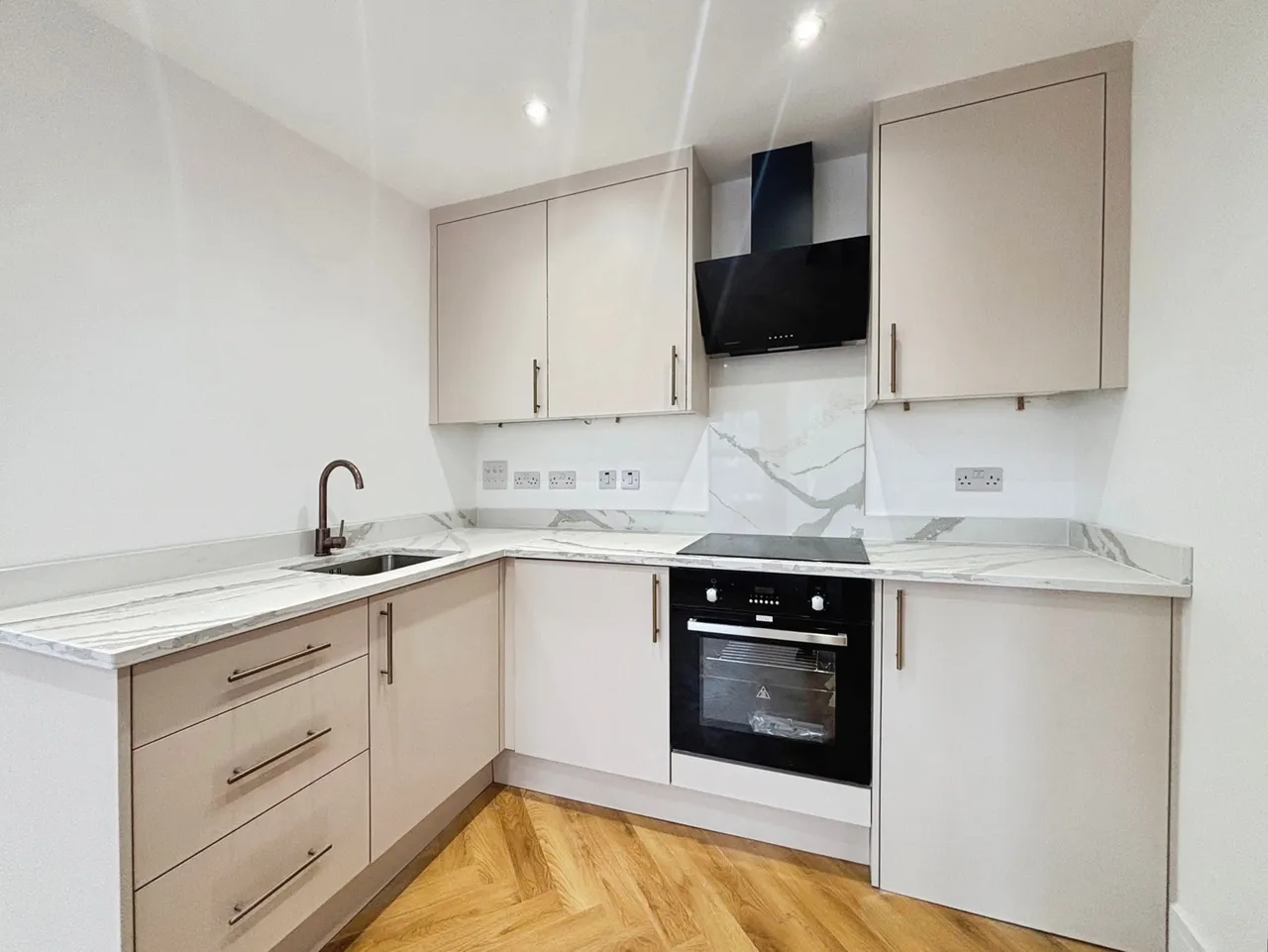 Ash Street, Ash, Aldershot, Surrey, GU12 6LH, photo 18