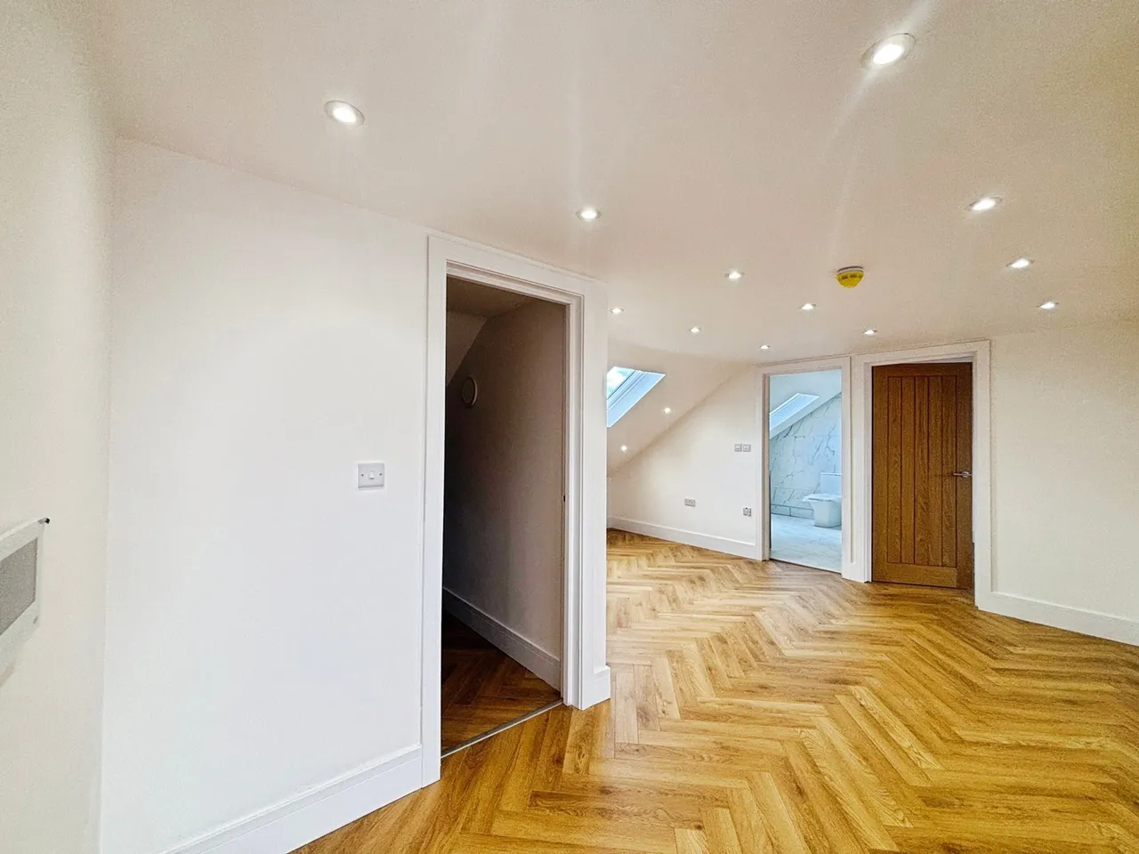 Ash Street, Ash, Aldershot, Surrey, GU12 6LH, photo 5