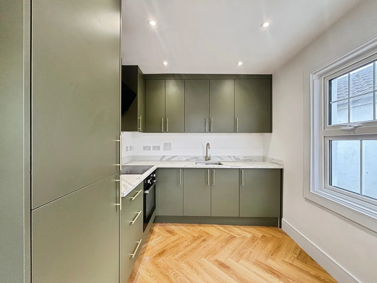 Ash Street, Ash, Aldershot, Surrey, GU12 6LH, photo 6