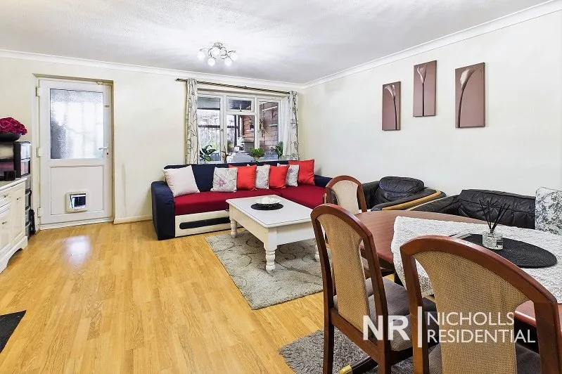 Drake Road, Chessington, KT9, photo 4
