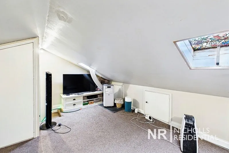 Drake Road, Chessington, KT9, photo 11