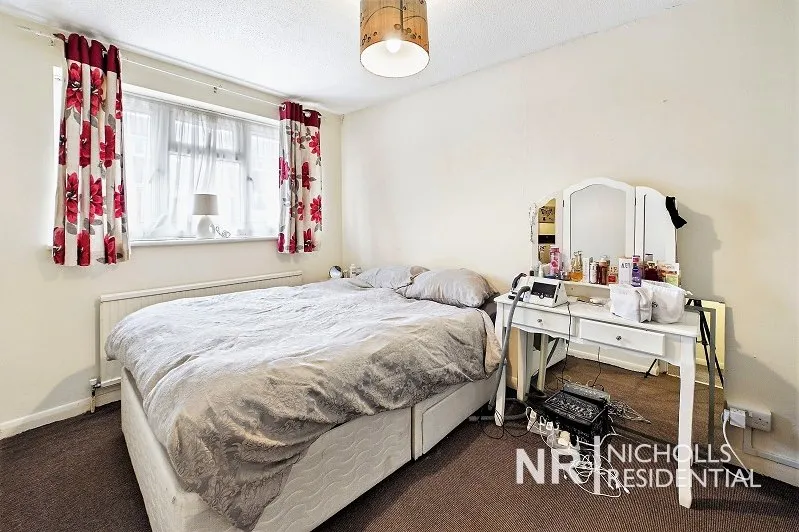 Drake Road, Chessington, KT9, photo 8