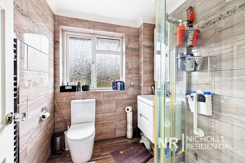Drake Road, Chessington, KT9, photo 7