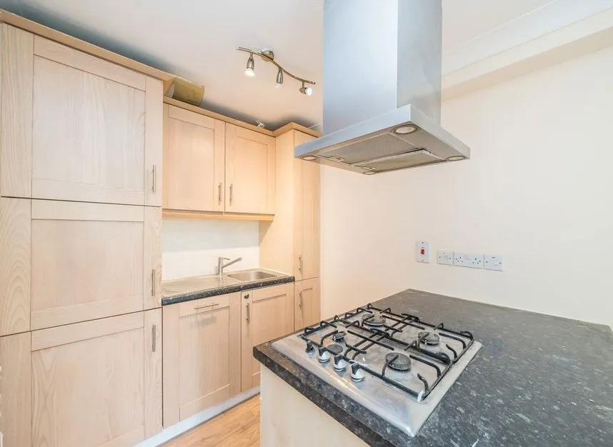 Dawley Road, Hayes, UB3, photo 4