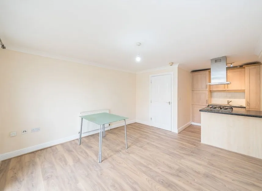 Dawley Road, Hayes, UB3, photo 3