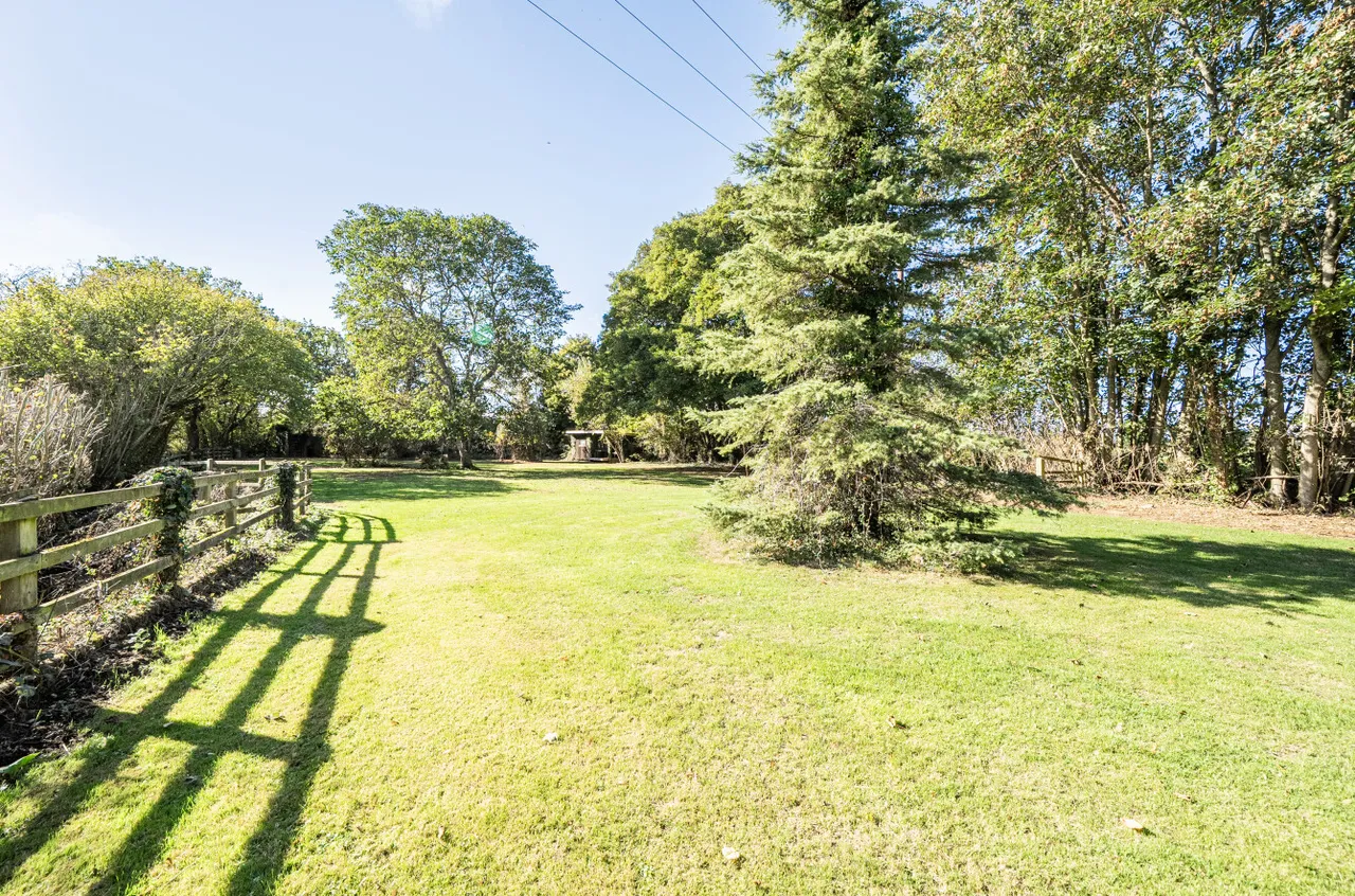 Staplegrove, Taunton, TA2, photo 42