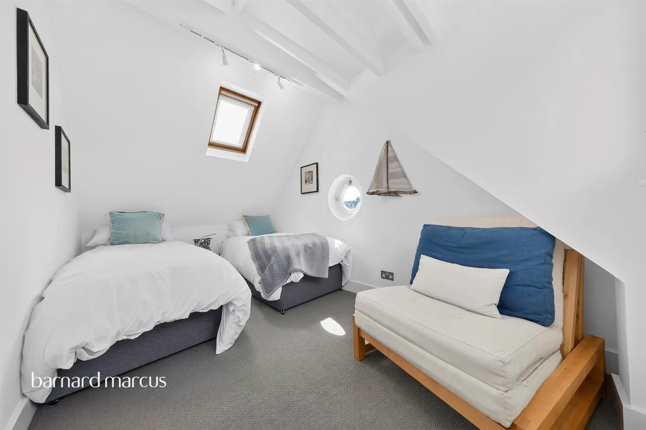 Coval Road, London, SW14, photo 16