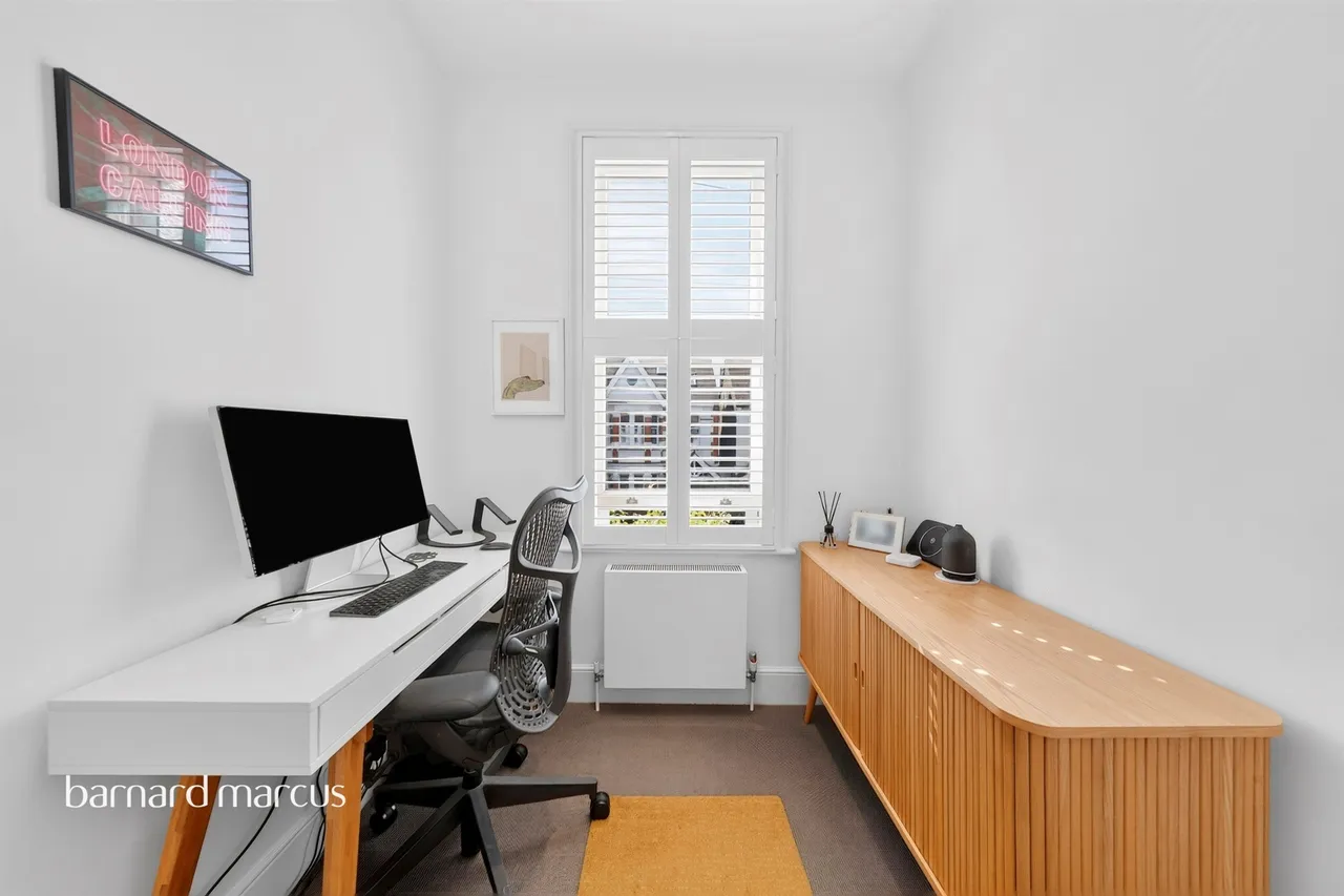 Coval Road, London, SW14, photo 15