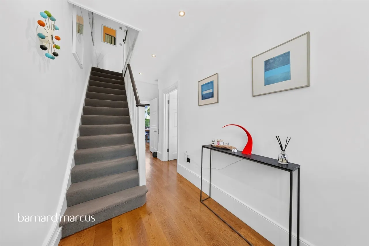 Coval Road, London, SW14, photo 17