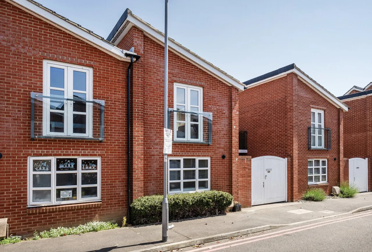 Furlong Avenue, Mitcham, CR4 3GF, photo 23