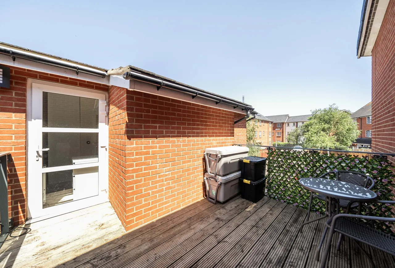 Furlong Avenue, Mitcham, CR4 3GF, photo 9