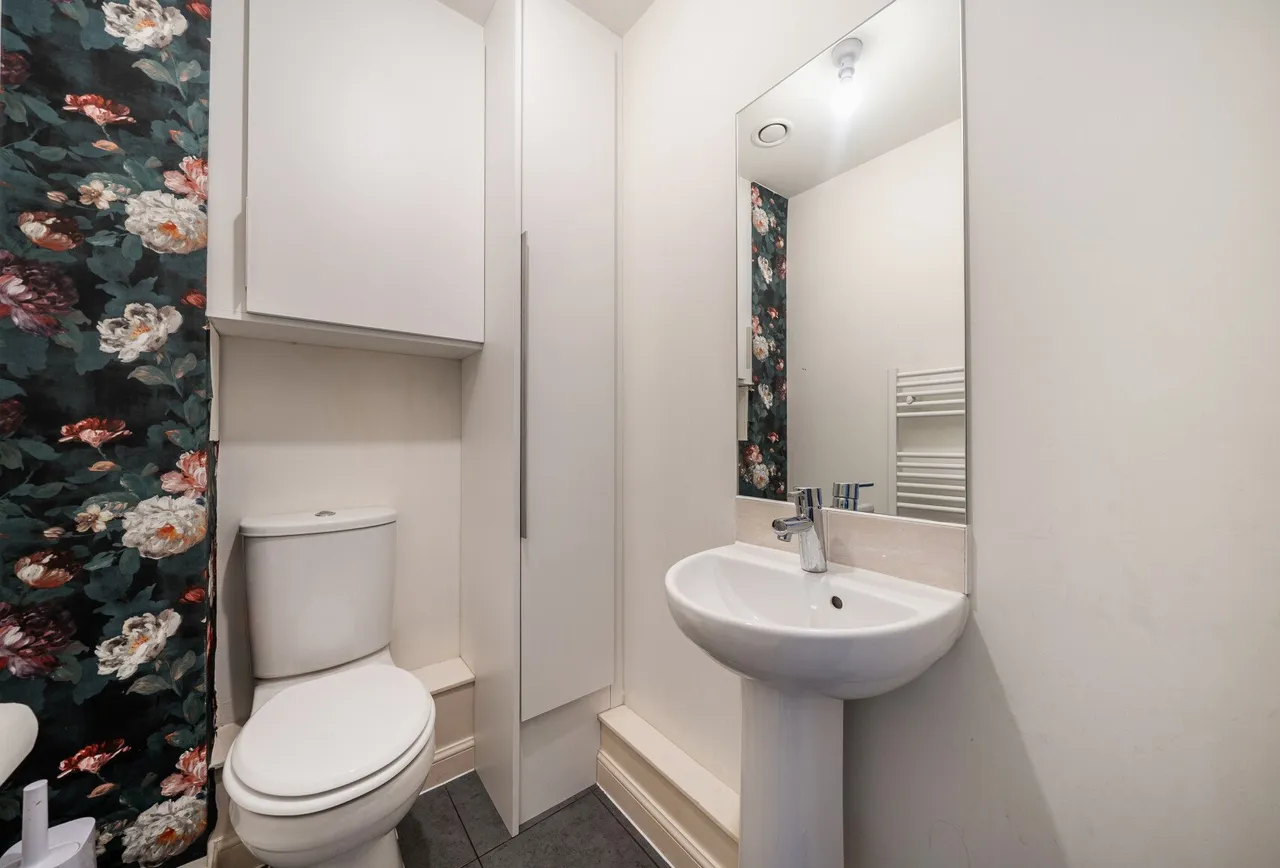 Furlong Avenue, Mitcham, CR4 3GF, photo 15