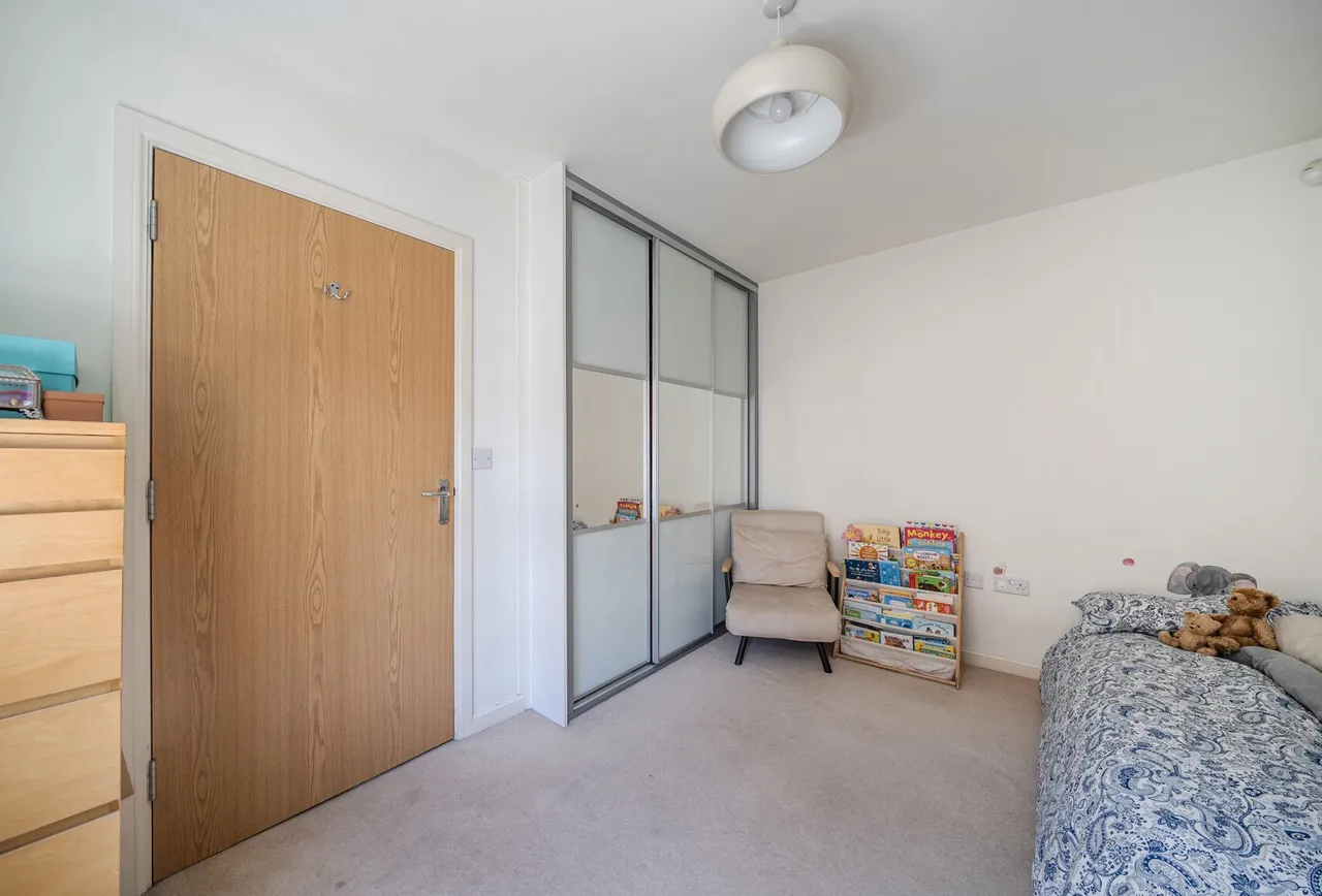 Furlong Avenue, Mitcham, CR4 3GF, photo 19