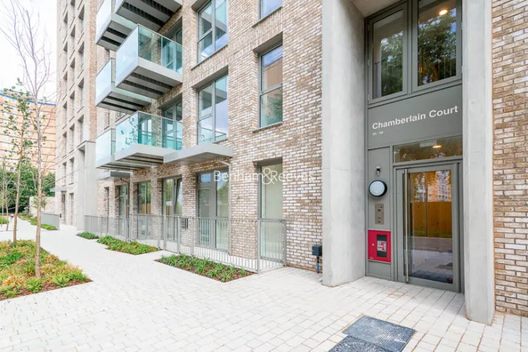 Chamberlain Court, East Ham, E13, photo 9