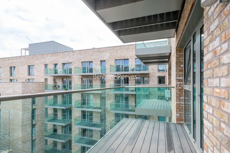 Chamberlain Court, East Ham, E13, photo 8