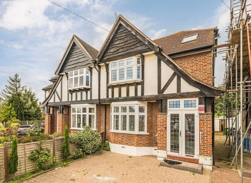 4 bed house for sale — Raeburn Avenue, Surbiton, KT5