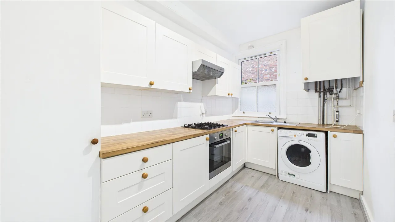 Chobham Road, Horsell, GU21, photo 5