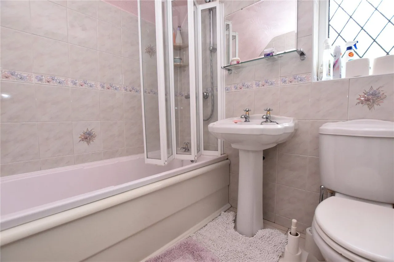 The Roundway, Morley, LS27, photo 9