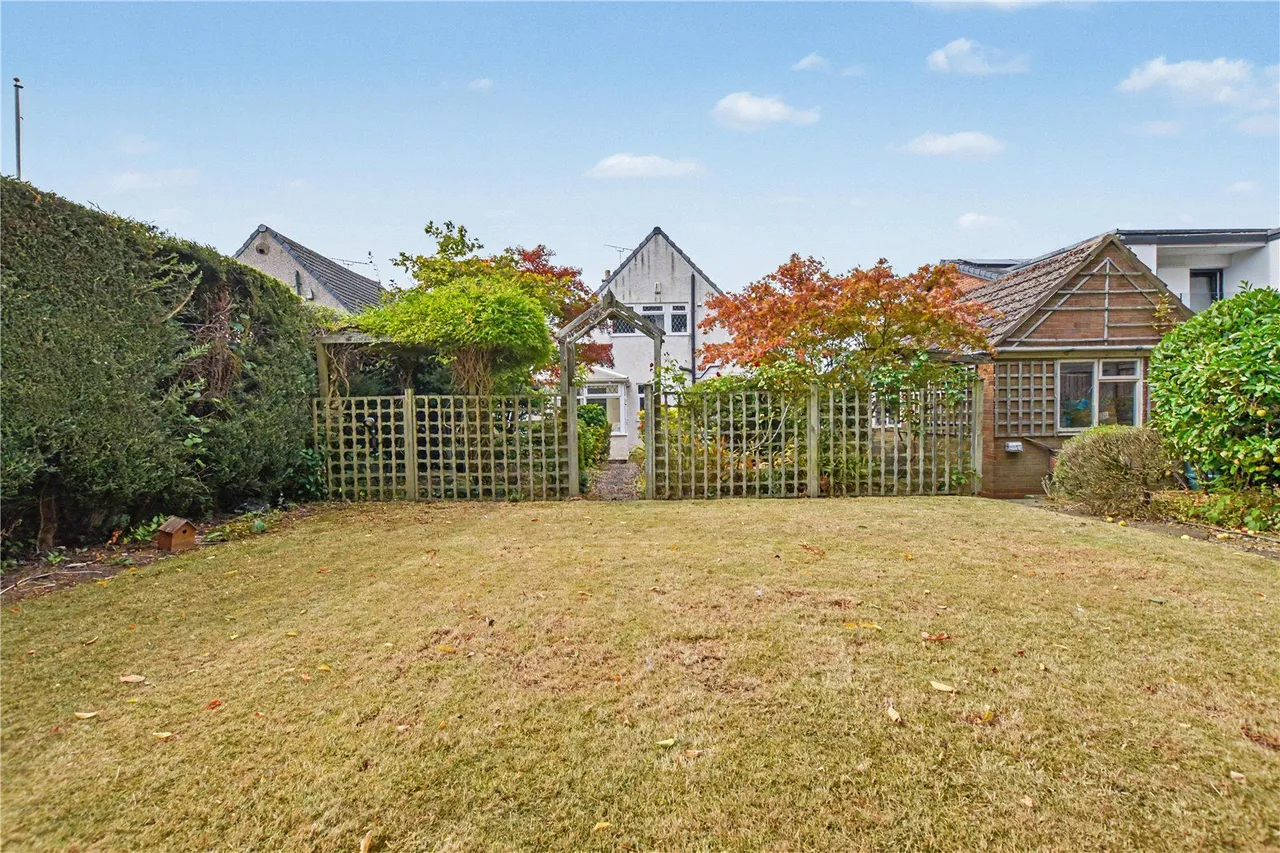 The Roundway, Morley, LS27, photo 11